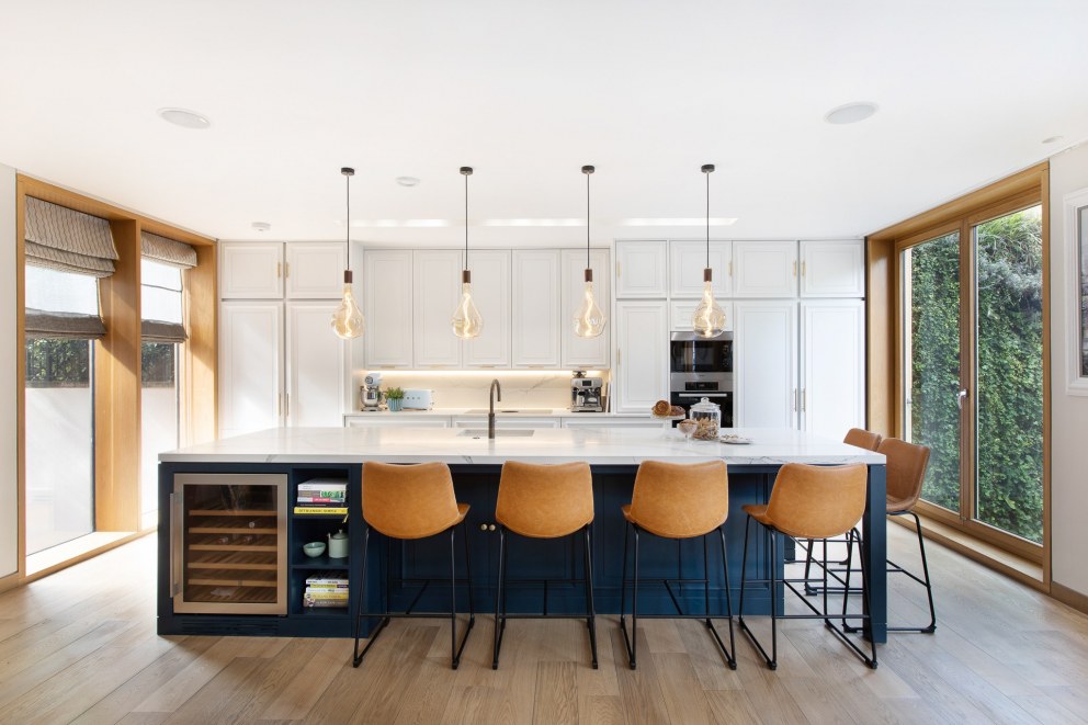 Hampstead modernist house | Open plan kitchen | Interior Designers
